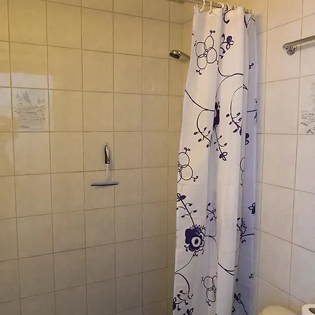 Hostal B27 *