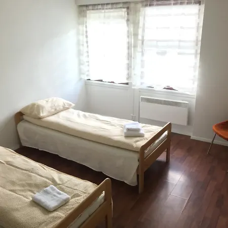 B27 Hostal *